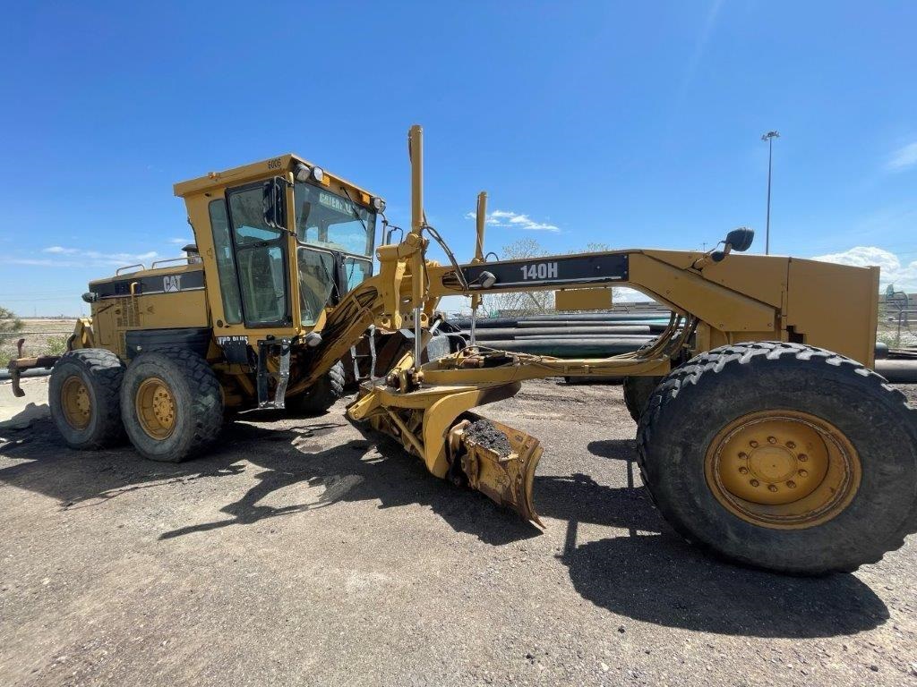 2002 CATERPILLAR 140H VHP Plus